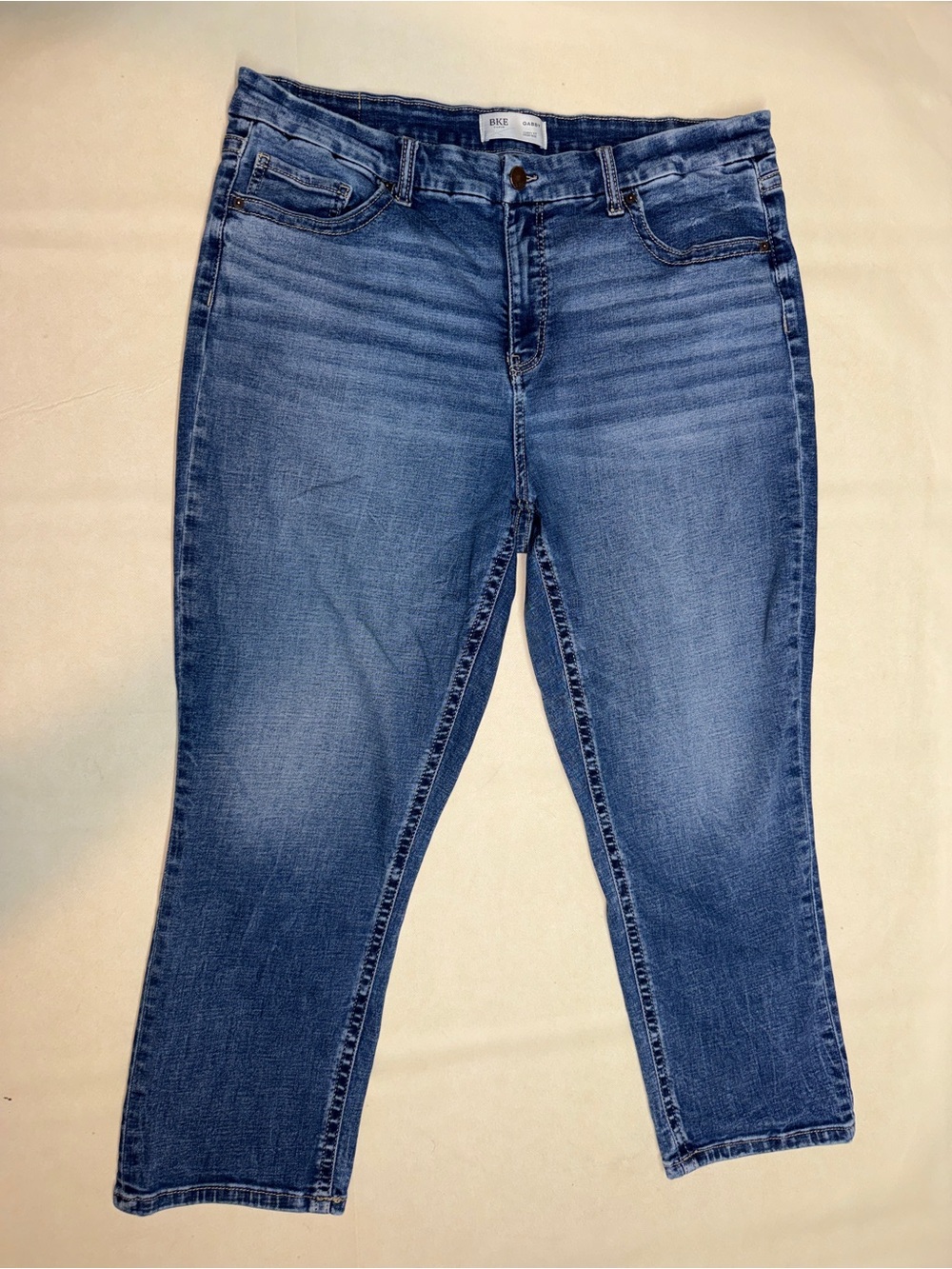 High-Rise Comfort Stretch Jeans in Medium Blue - Women's